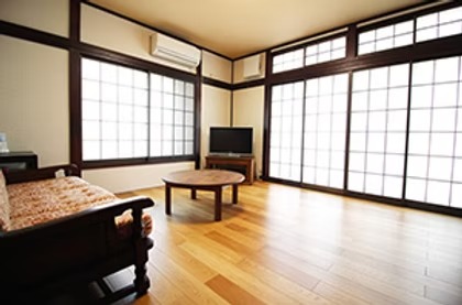 寒い和室からレトロな洋室へ